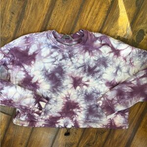Lavender/Purple Tie-Dye Women's Cropped Sweatshirt Has Drawstring On The Bottom